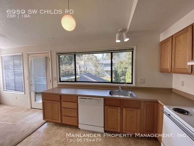 Building Photo - Pipers Run Upper Level Two Bedroom Condo