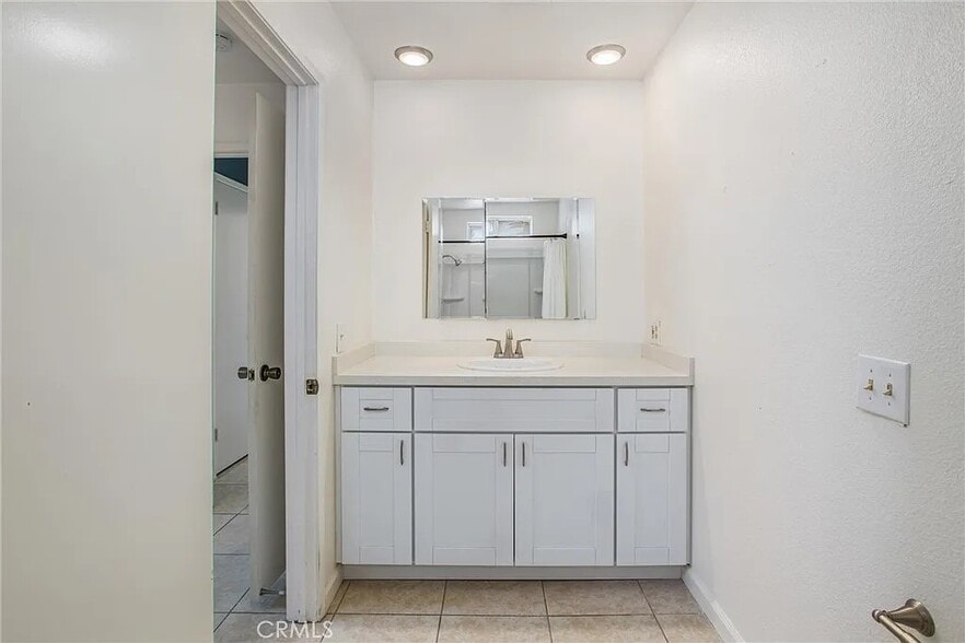 Building Photo - 66569 Acoma Ave