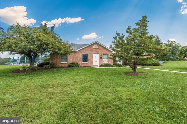 Building Photo - 103 Savannah Ct