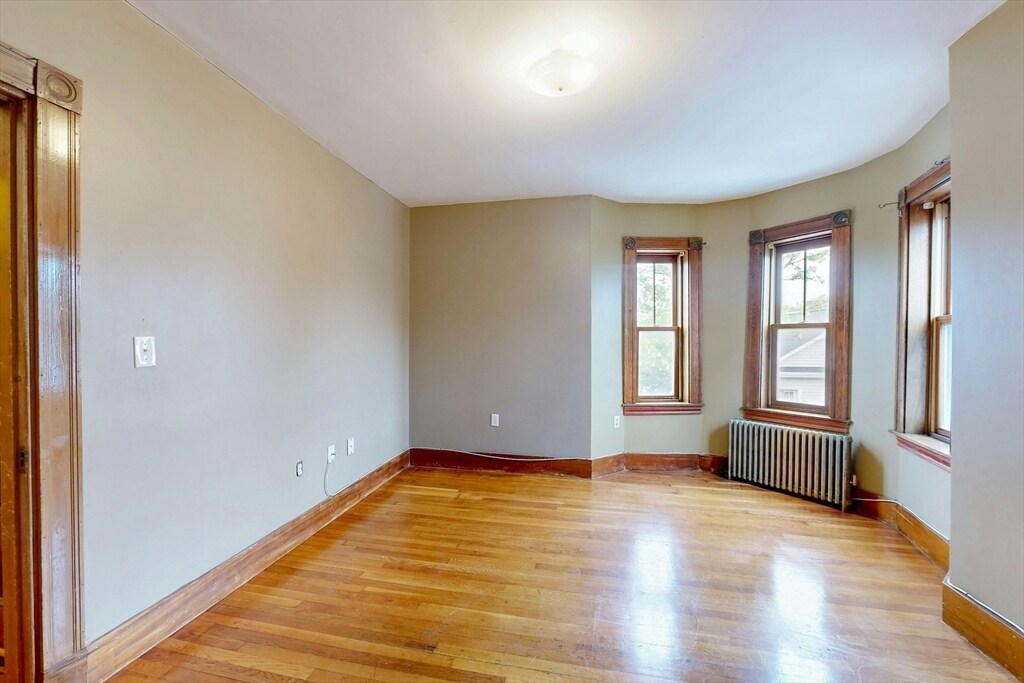 Building Photo - 76 Belden St