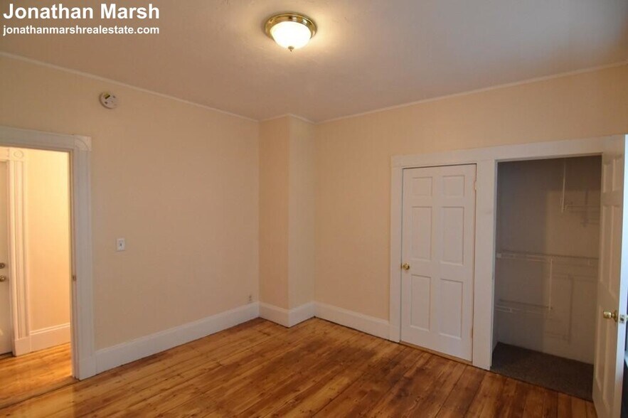 Building Photo - 15 Dawes St