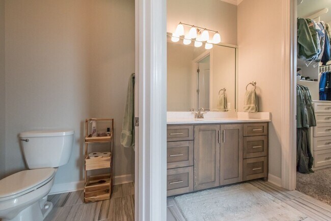 Building Photo - Sherwood Rental