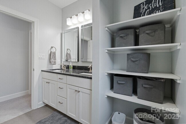 Building Photo - 122 Rutan Ct