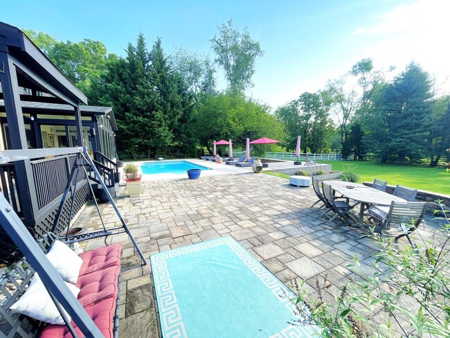 Building Photo - 13209 Lantern Hollow Dr