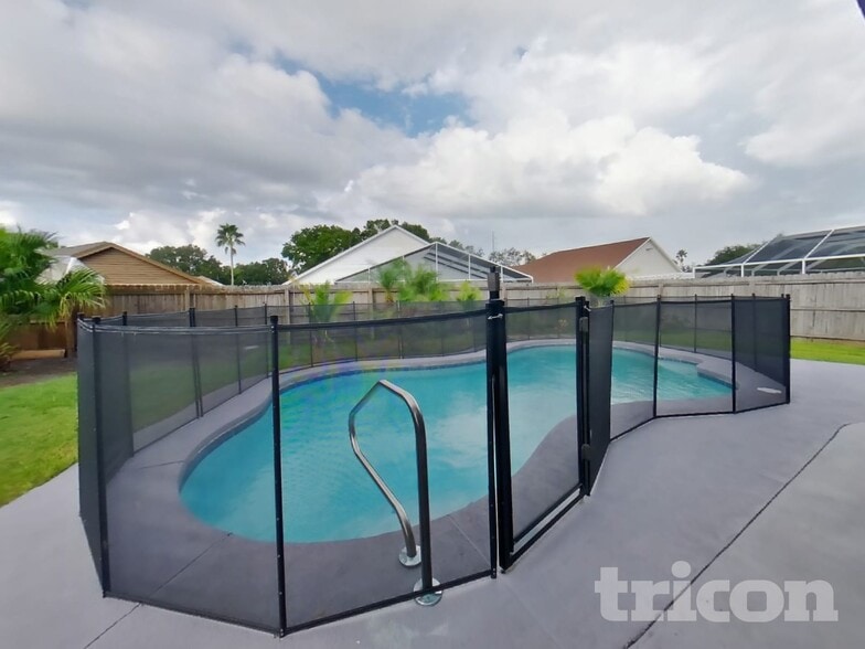 Building Photo - 8931 Southbay Dr