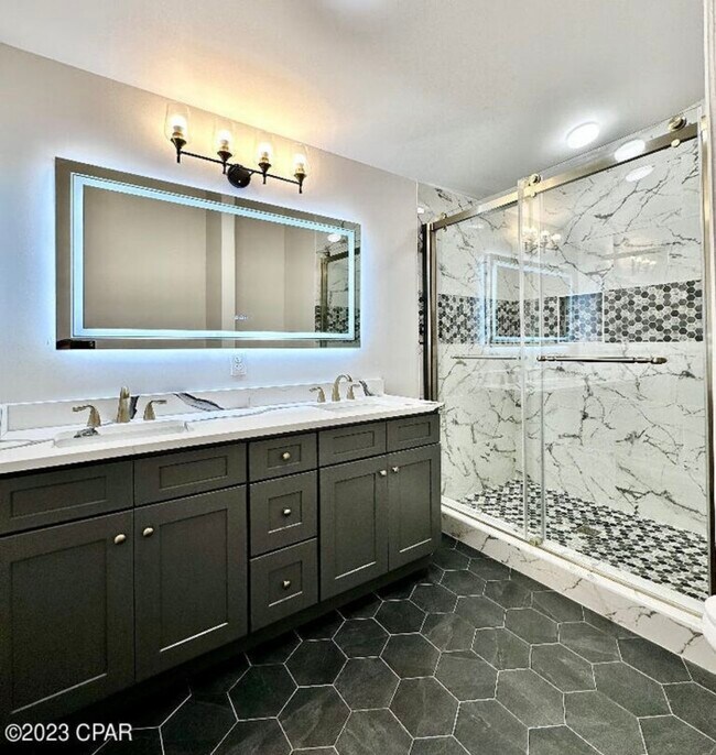 Building Photo - 2511 W 11th St