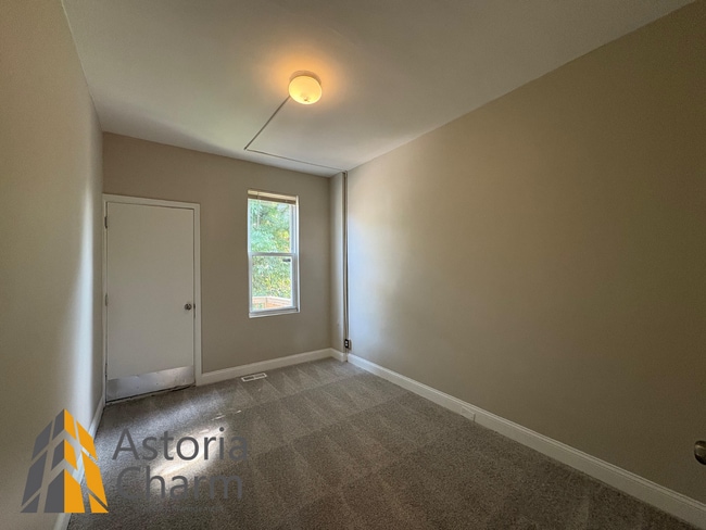 Building Photo - Live Comfortably in Hampden: 4 Bedrooms Pl...