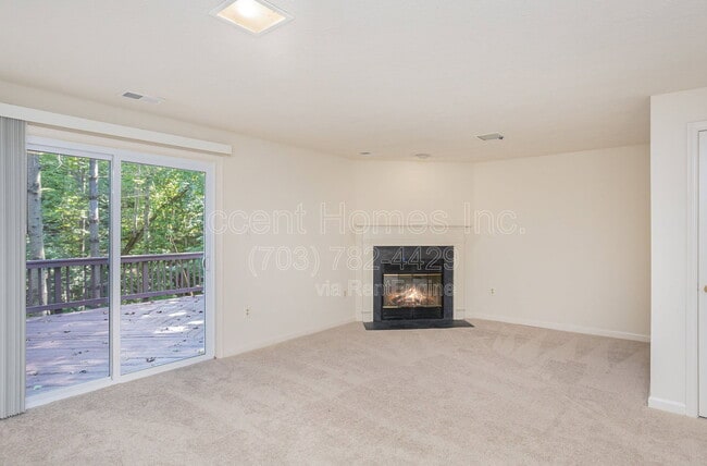 Building Photo - 7461 Ridge Oak Ct