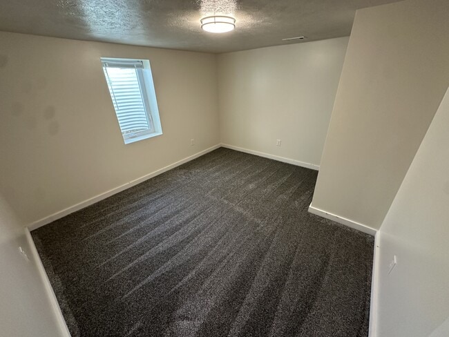 Building Photo - 308 W 33rd St