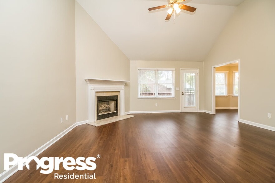 Building Photo - 2140 Liberty Dr