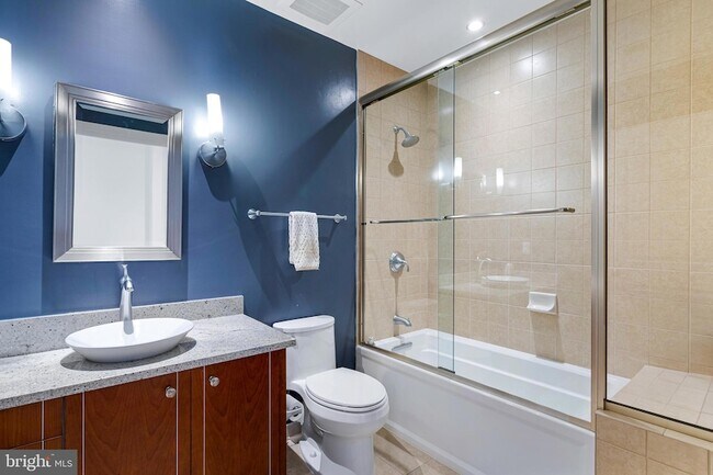 Building Photo - 147 Waterfront St