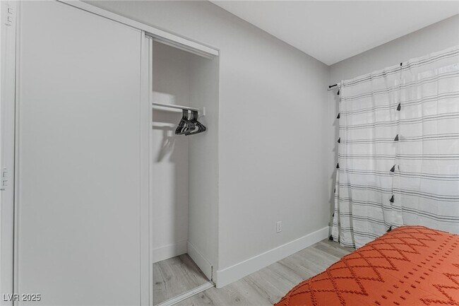 Building Photo - 519 Hall of Fame Dr
