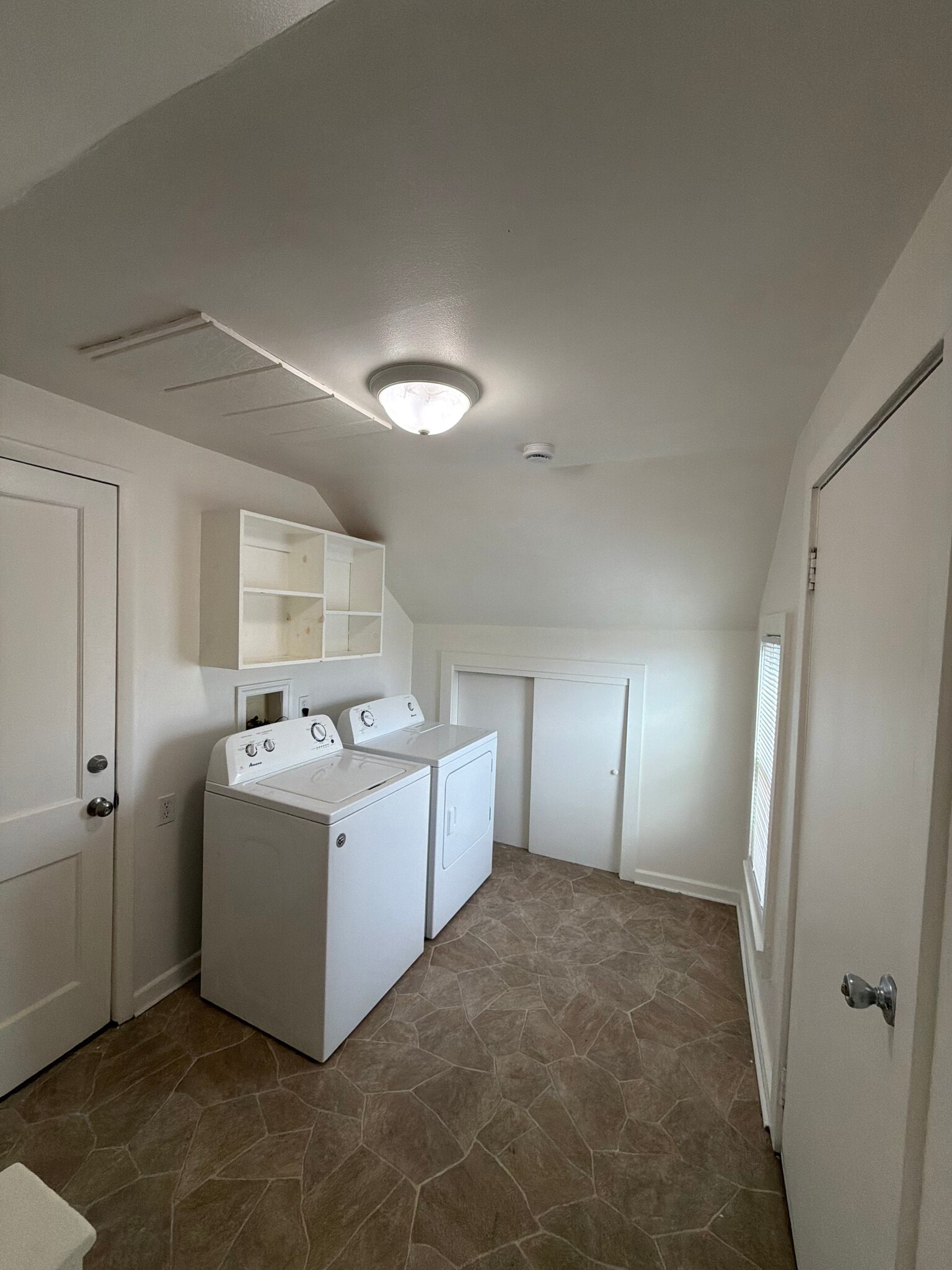 Building Photo - 2114 S 61st St