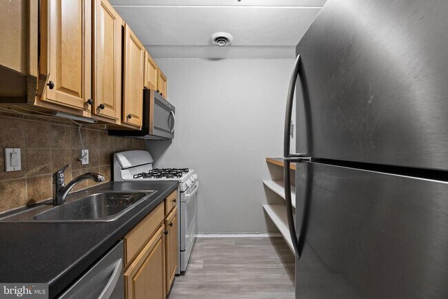 Building Photo - 2605 Huntington Ave