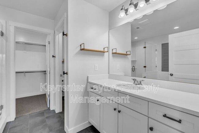 Building Photo - 955 N 800 E