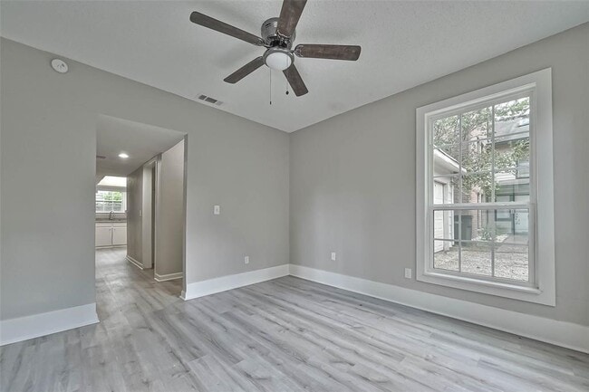Building Photo - 17805 Villa Way Dr