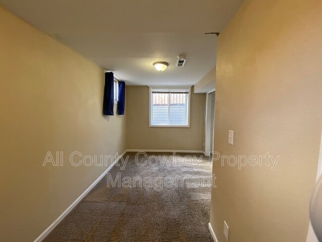 Building Photo - 260 N 7th St