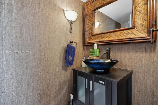 Building Photo - 11 Island Ave