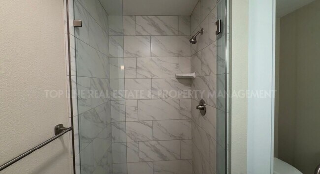 Building Photo - Brand New Fully Remodeled Home Near Cypress School in Tulare! Available Now!