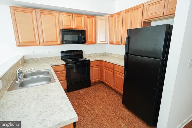 Building Photo - 403 Parkview Ct