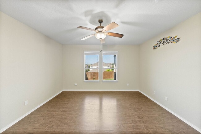 Building Photo - Flexible 5-Bedroom Rental Home in Alamo Ra...
