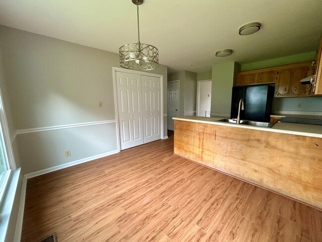 Building Photo - 1225 Cobblestone Ln