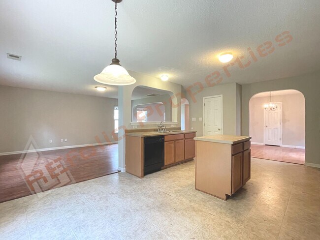 Building Photo - 246 Brookhaven Dr