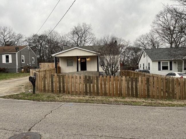 Building Photo - 2916 Morningside Dr