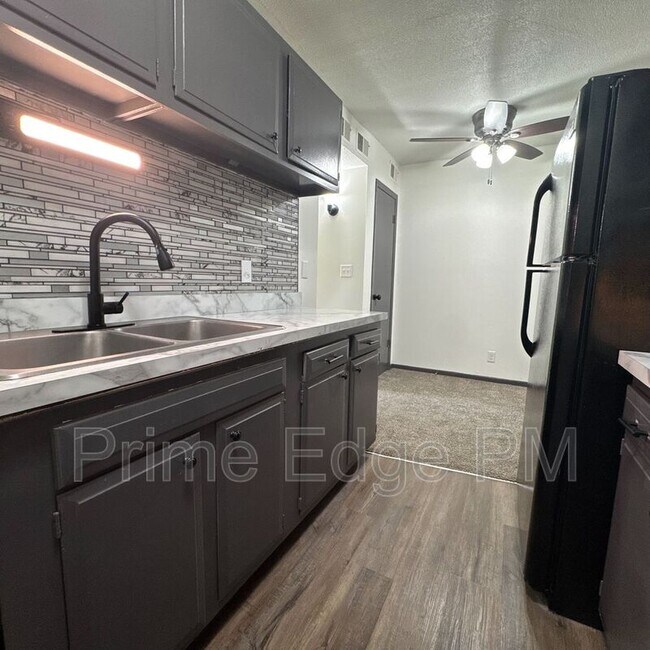 Building Photo - 1109 N 28th St