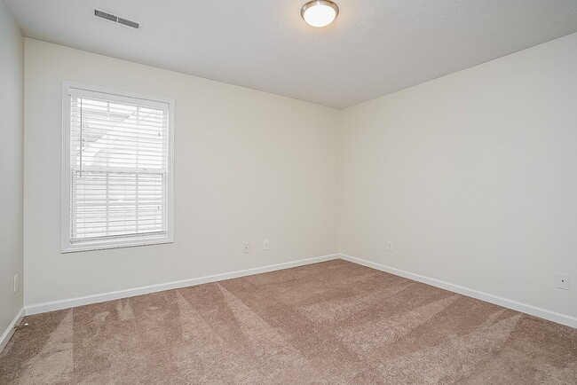 Building Photo - 2496 Oak Hill Dr