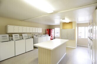 Greenhouse Fullerton Ca Apartment Finder Laundry Facility Greenhouse