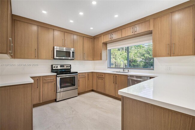 Building Photo - 1235 Algardi Ave