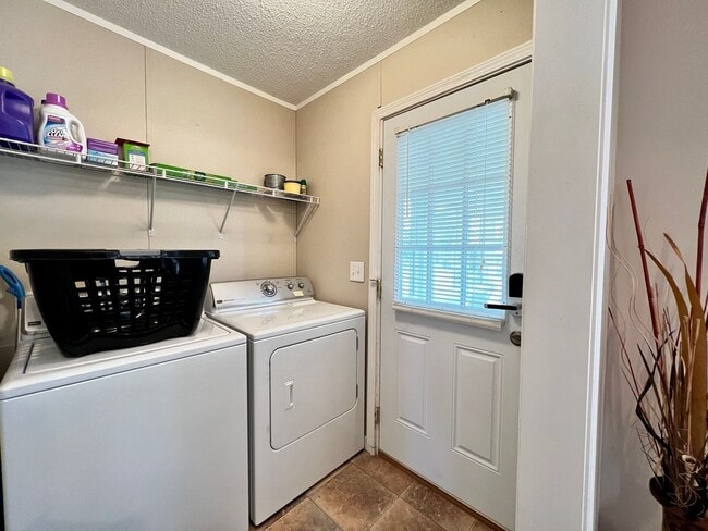 Building Photo - Fully Furnished and Utilities Included!
