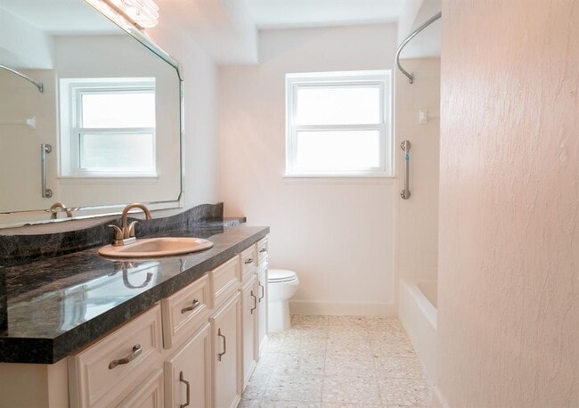 Building Photo - 5814 Old Lodge Dr