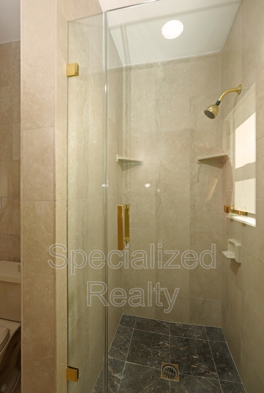 Building Photo - 1827 Hill Dr