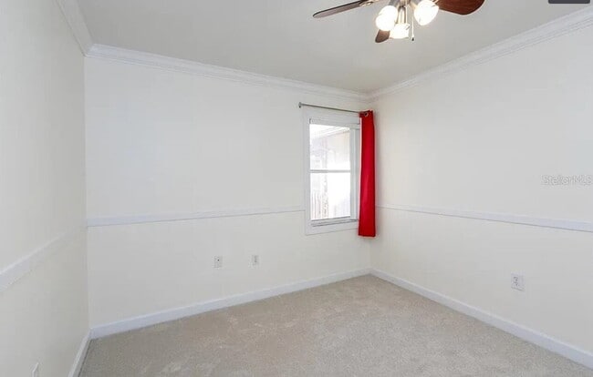 Building Photo - Centrally Located 3 bedroom 2.5 bath Townhome.