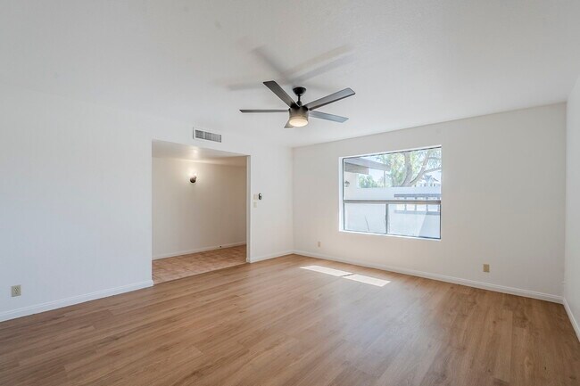 Building Photo - 834 N Constellation Way