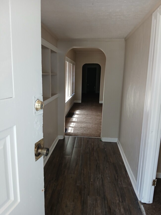 Building Photo - 2324 Magazine St