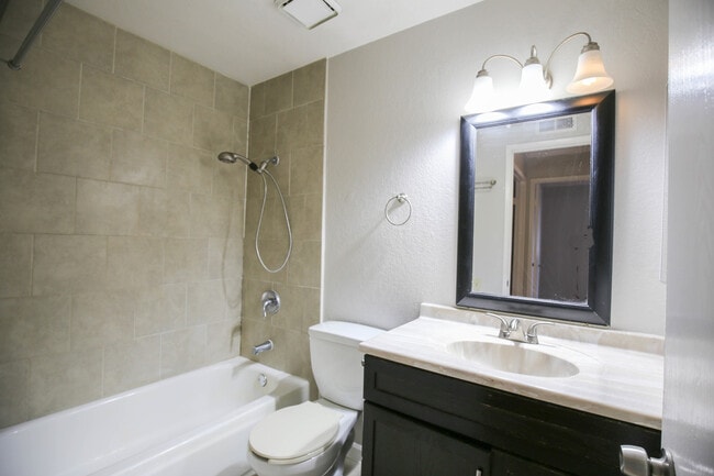 Building Photo - 2640 Great Arbor Way