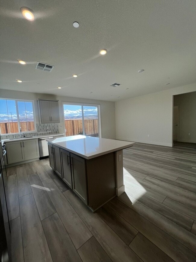 Building Photo - 1748 Jade Pl