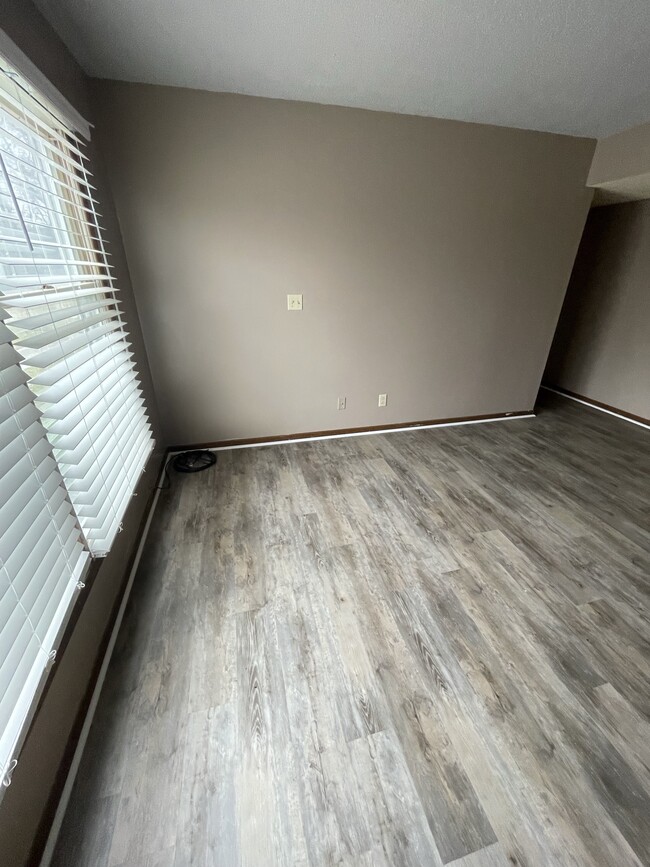 Living room - 130 S Clay St
