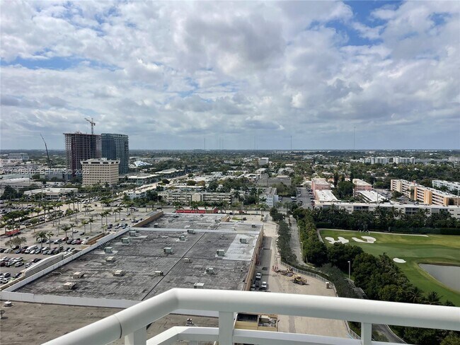 Building Photo - 1745 E Hallandale Beach Blvd