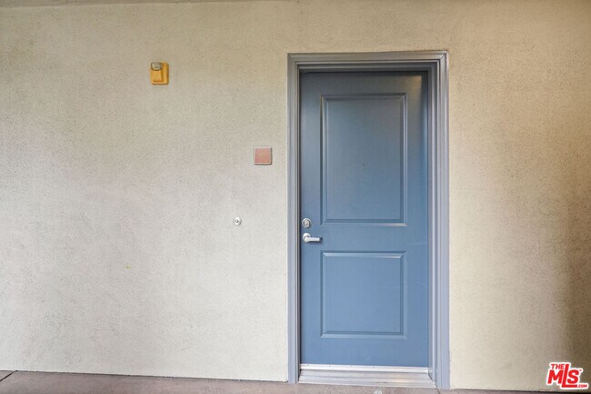 Building Photo - 100 S Alameda St