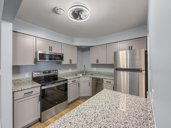 Building Photo - 2049 45th St