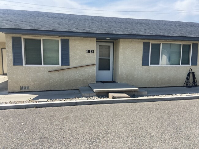 Primary Photo - 1661 Kaiser St