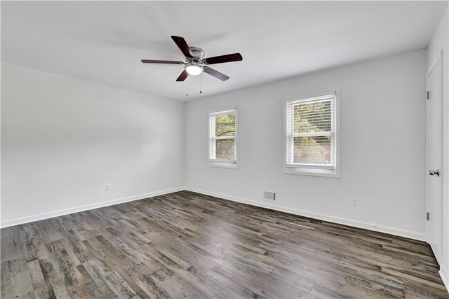 Building Photo - 4520 Coopers Creek Cir SE