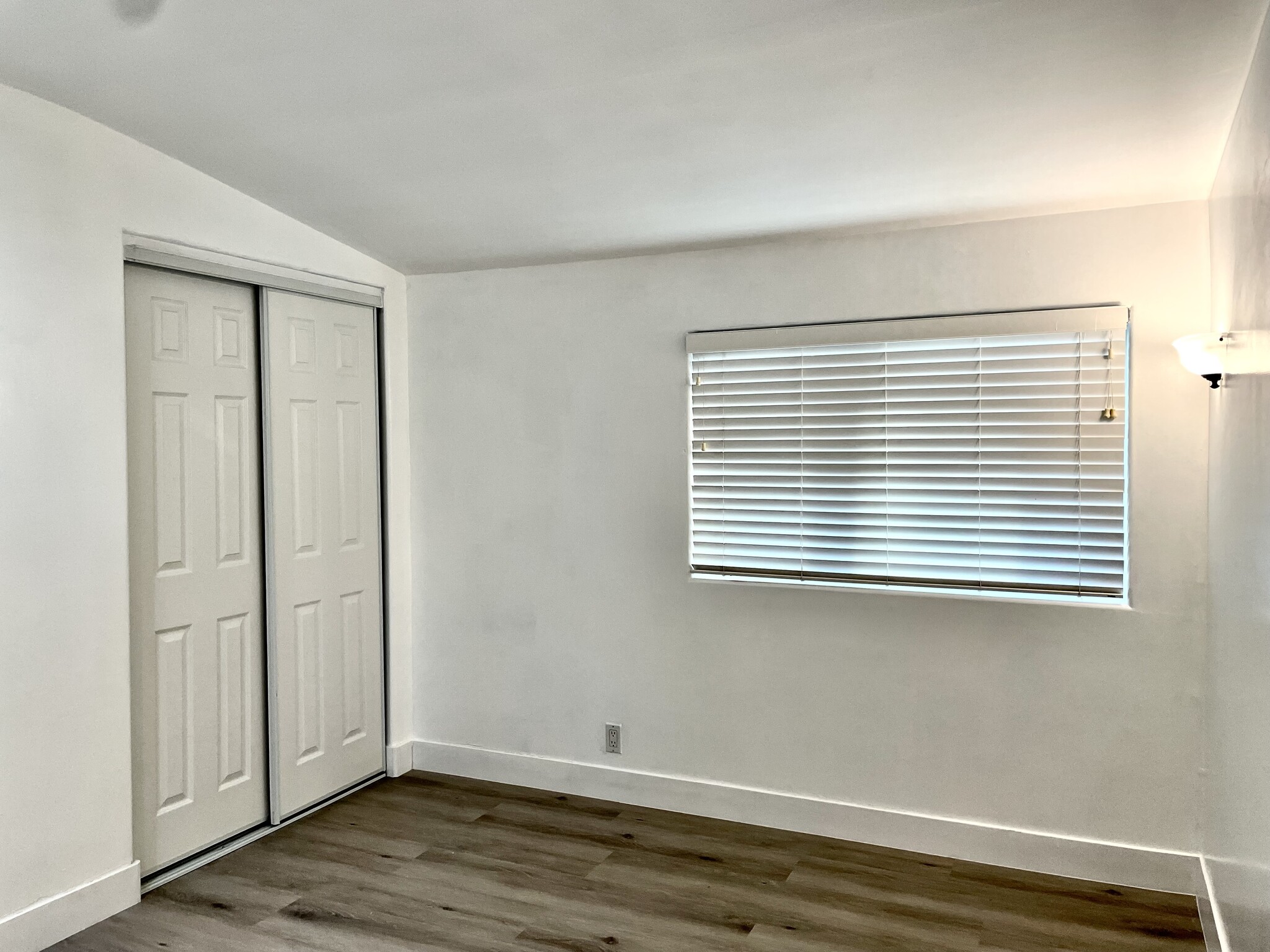 Building Photo - 8781 La Grand Ave