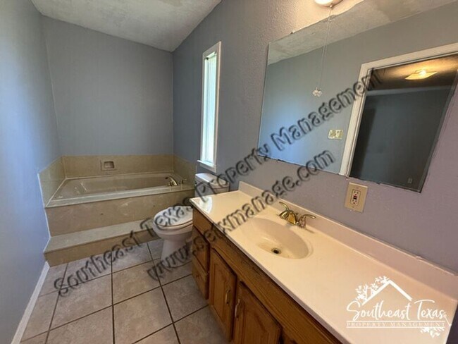 Building Photo - 4455 S 5th St