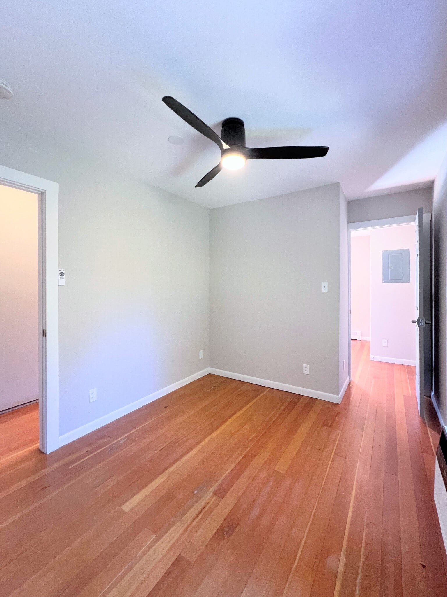 Building Photo - 1768 1/2 W 3rd Ave