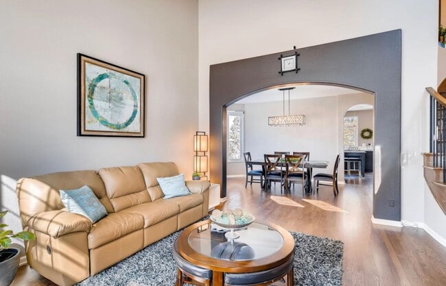 Building Photo - Luxury 6 Bedroom, 5 Bath Home in Prestigio...